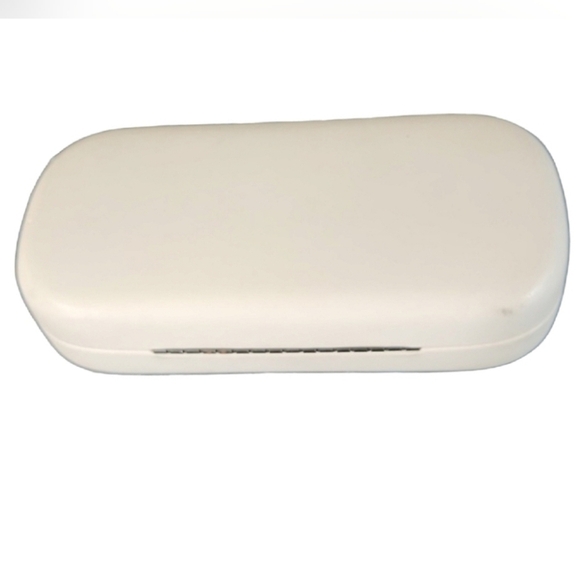 Marc Jacobs Sunglass Case and Cleaning Cloth